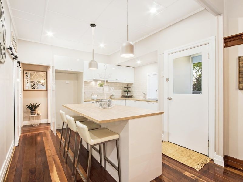 16 Stuart Street, Eastern Heights QLD 4305