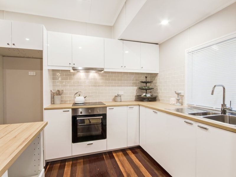 16 Stuart Street, Eastern Heights QLD 4305