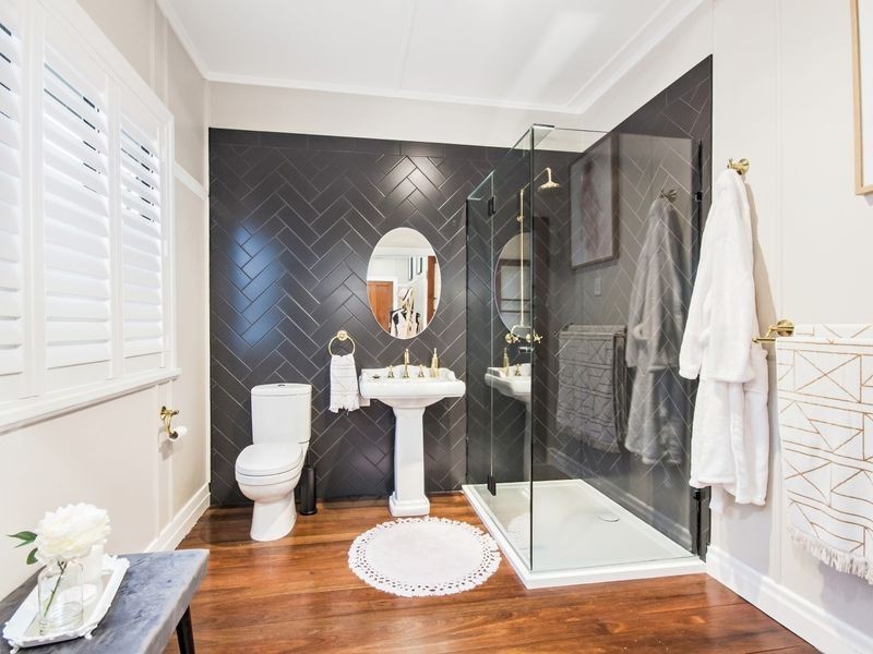 16 Stuart Street, Eastern Heights QLD 4305
