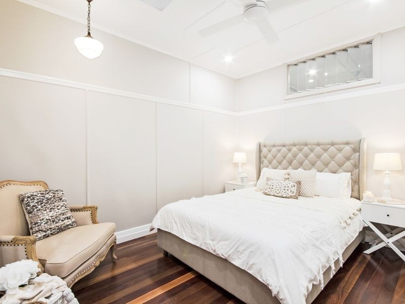 16 Stuart Street, Eastern Heights QLD 4305