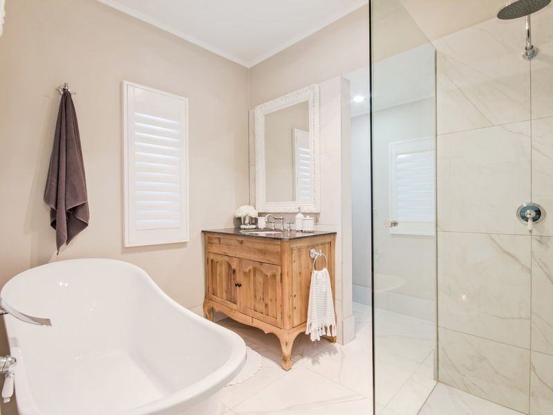 16 Stuart Street, Eastern Heights QLD 4305