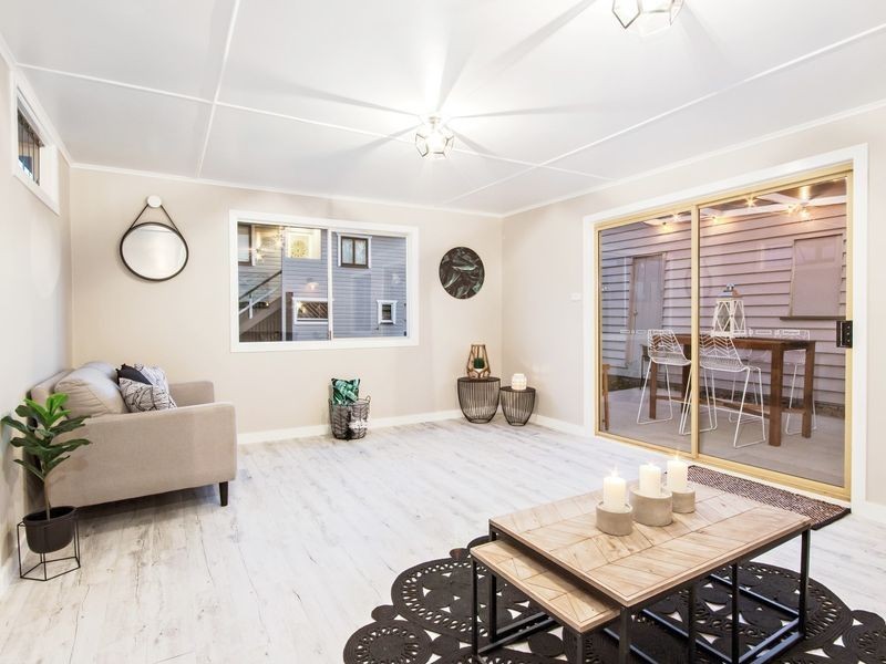 16 Stuart Street, Eastern Heights QLD 4305