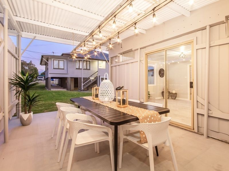 16 Stuart Street, Eastern Heights QLD 4305