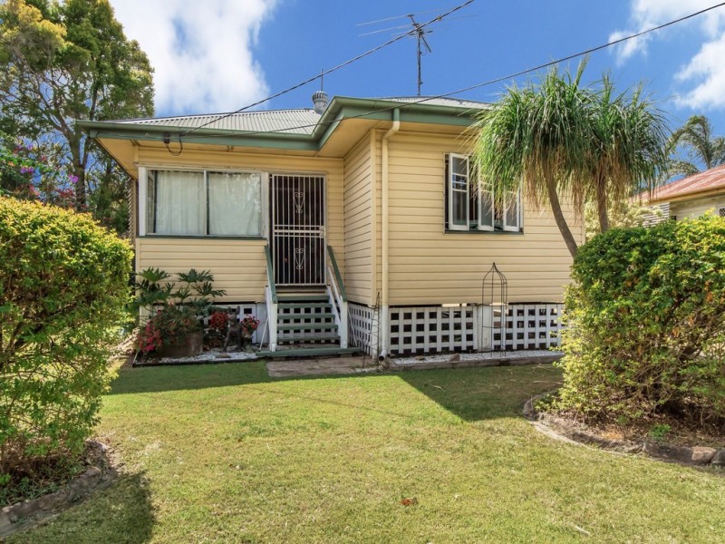 12 Cemetery Road, Ipswich QLD 4305