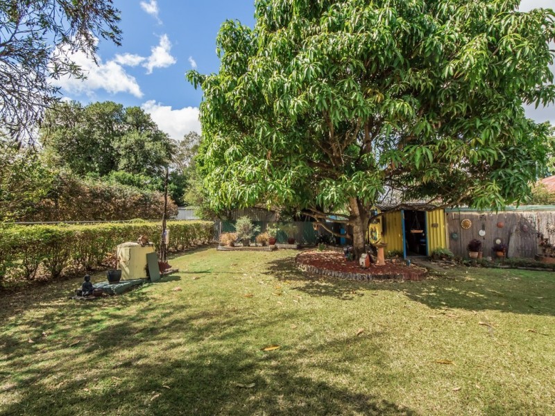 12 Cemetery Road, Ipswich QLD 4305