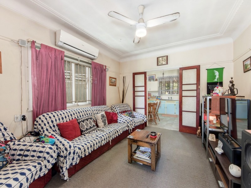 12 Cemetery Road, Ipswich QLD 4305