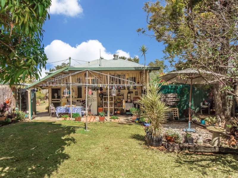 12 Cemetery Road, Ipswich QLD 4305