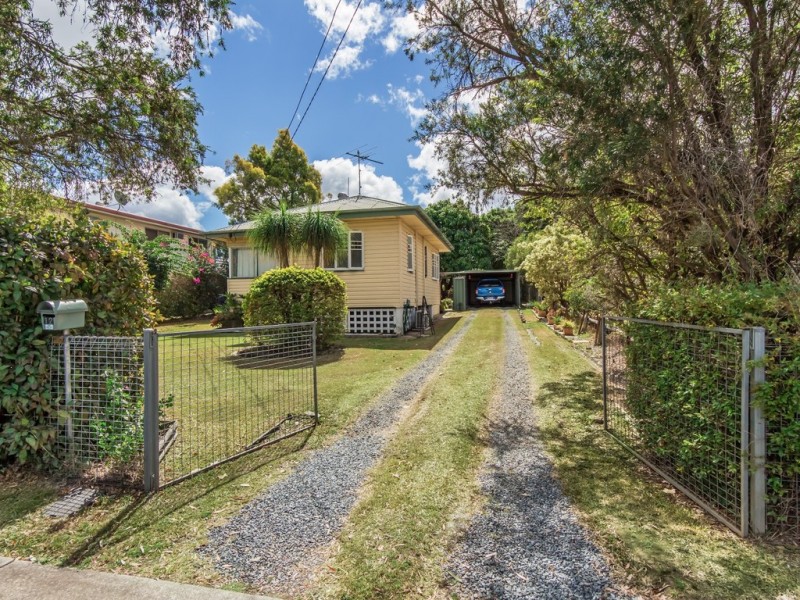 12 Cemetery Road, Ipswich QLD 4305