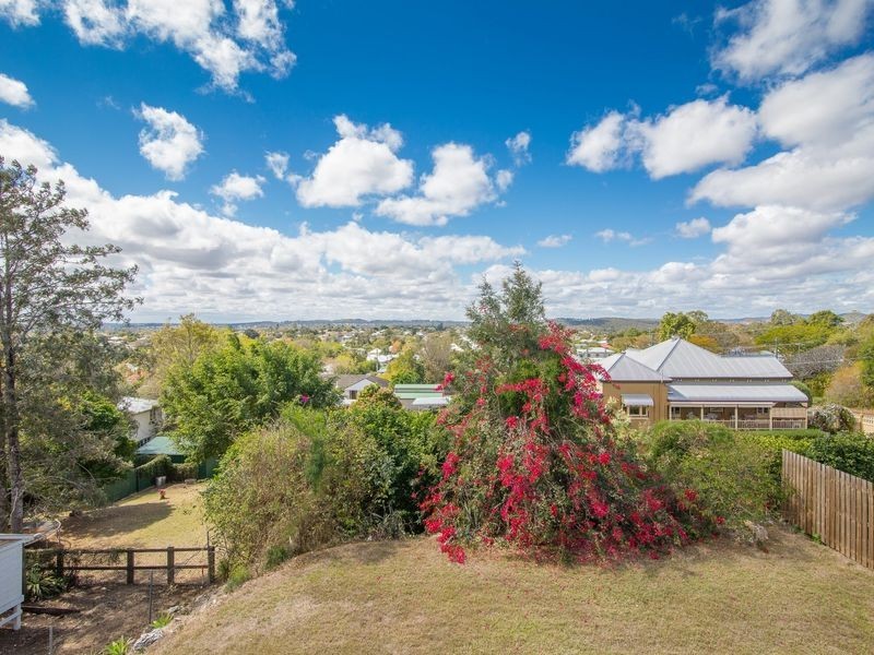 62B Chermside Road, Newtown QLD 4305