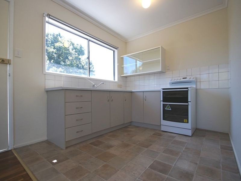 6 Mary Street, Blackstone QLD 4304