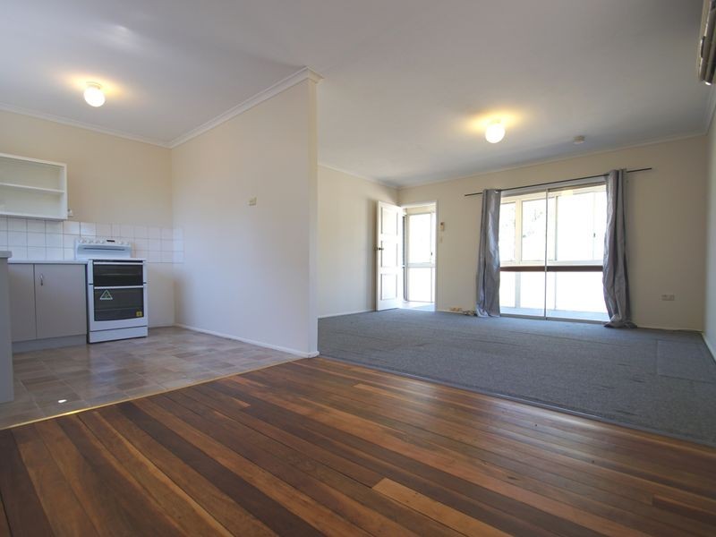 6 Mary Street, Blackstone QLD 4304