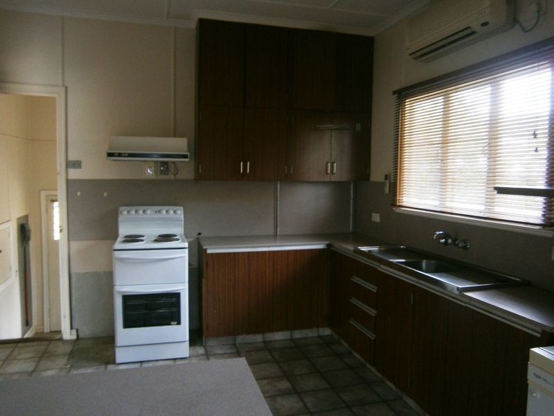 16 Gilliver Street, Eastern Heights QLD 4305