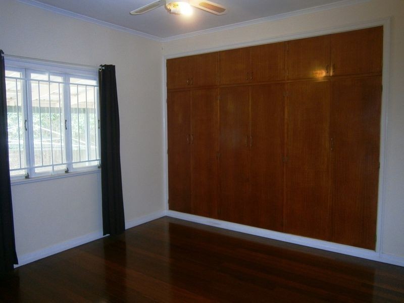 16 Gilliver Street, Eastern Heights QLD 4305