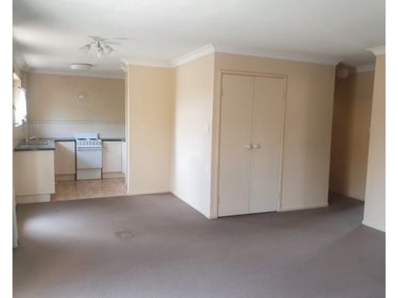 4/11 South Station Road, Booval QLD 4304