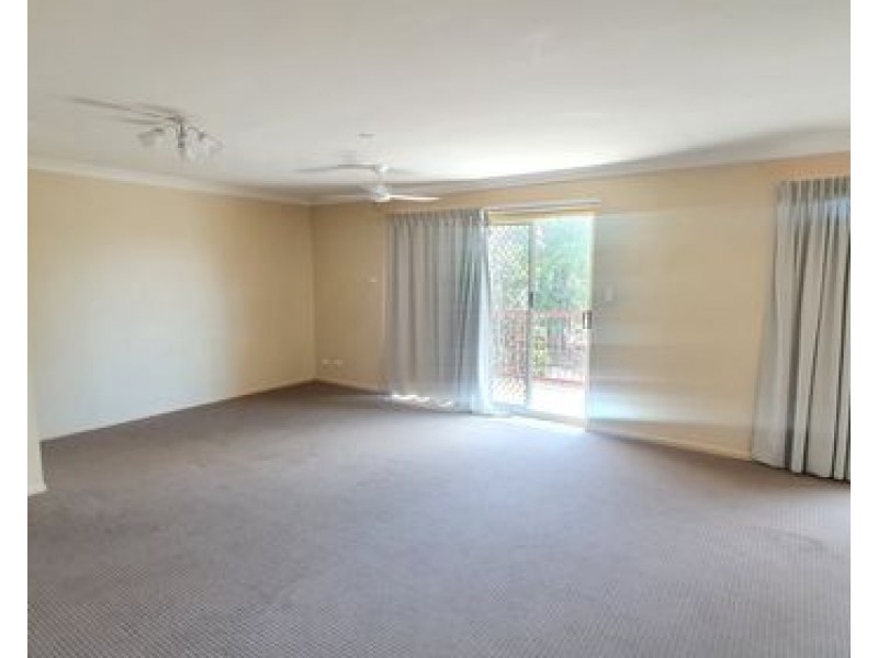 4/11 South Station Road, Booval QLD 4304