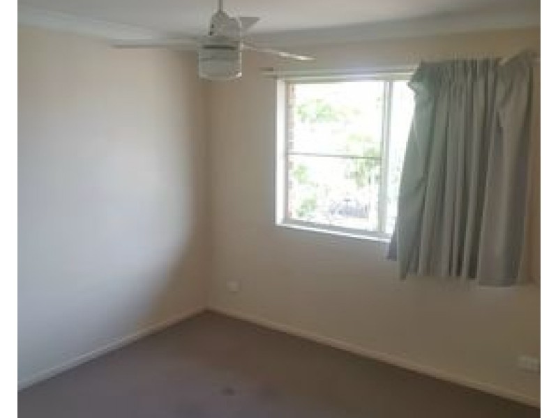 4/11 South Station Road, Booval QLD 4304