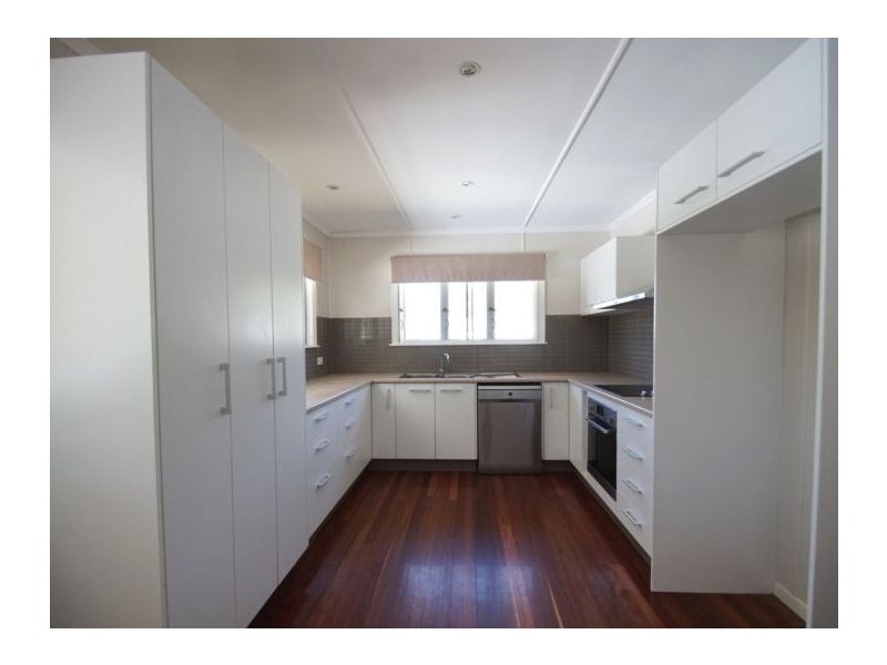 18 Grenadier Circle, Ebbw Vale QLD 4304