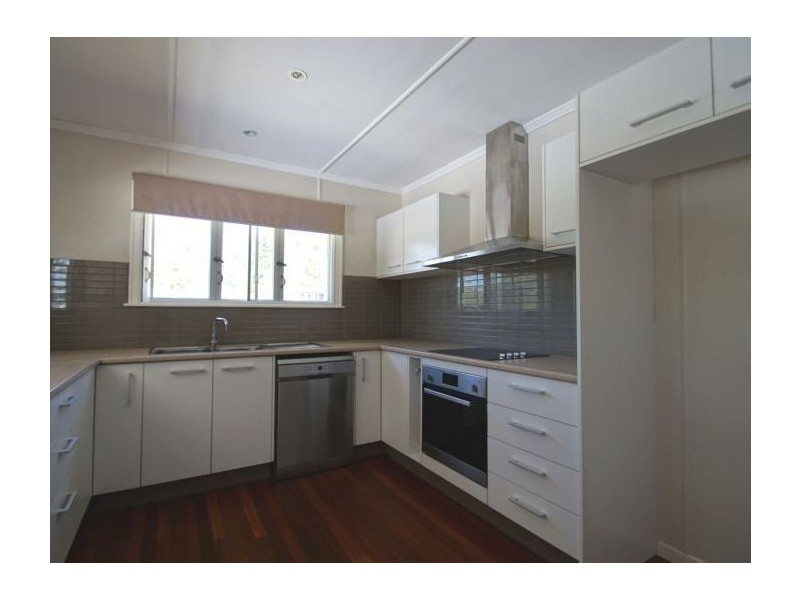 18 Grenadier Circle, Ebbw Vale QLD 4304