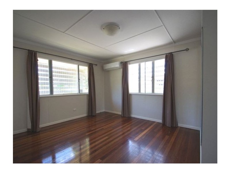 18 Grenadier Circle, Ebbw Vale QLD 4304