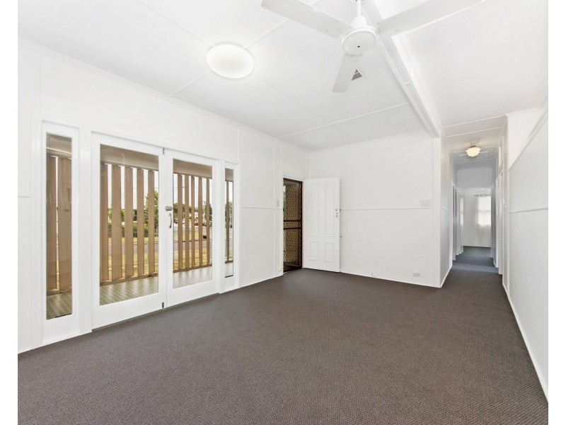 37 Dell Street, Eastern Heights QLD 4305