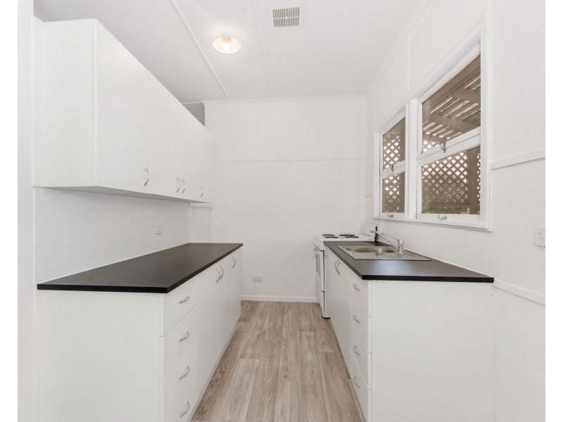 37 Dell Street, Eastern Heights QLD 4305