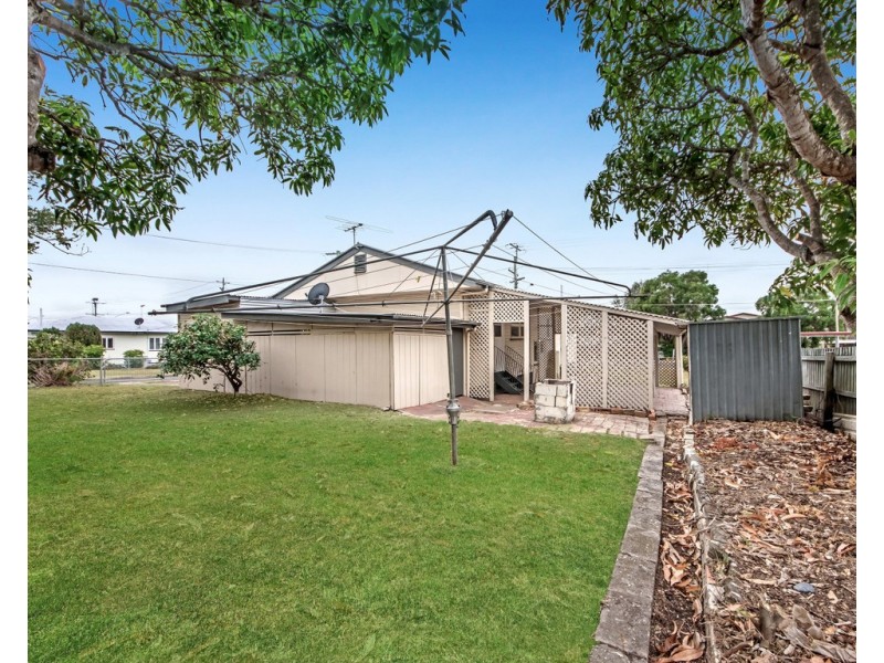 37 Dell Street, Eastern Heights QLD 4305