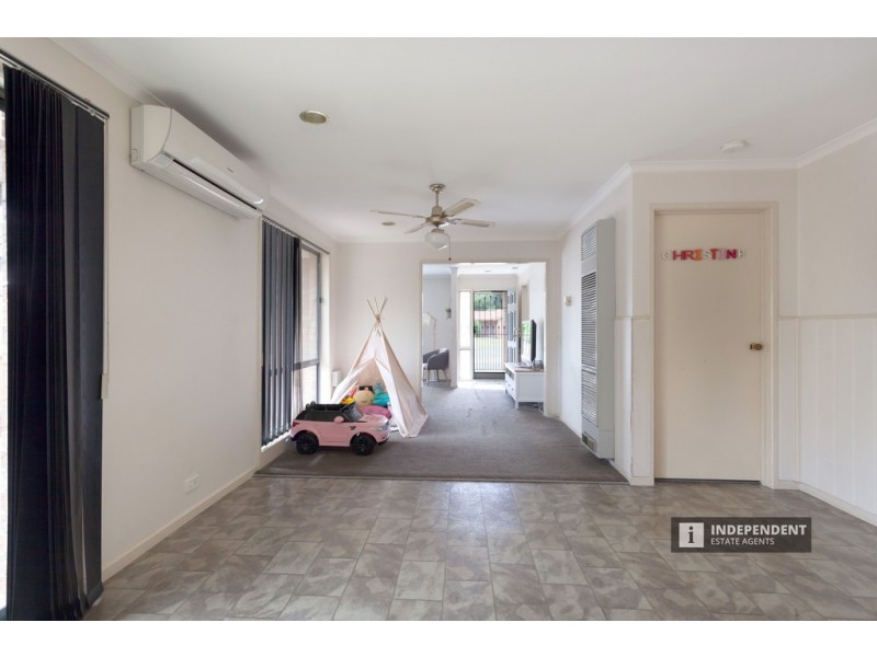 137 Monahans Road, Cranbourne West VIC 3977