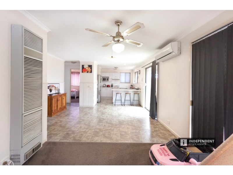 137 Monahans Road, Cranbourne West VIC 3977