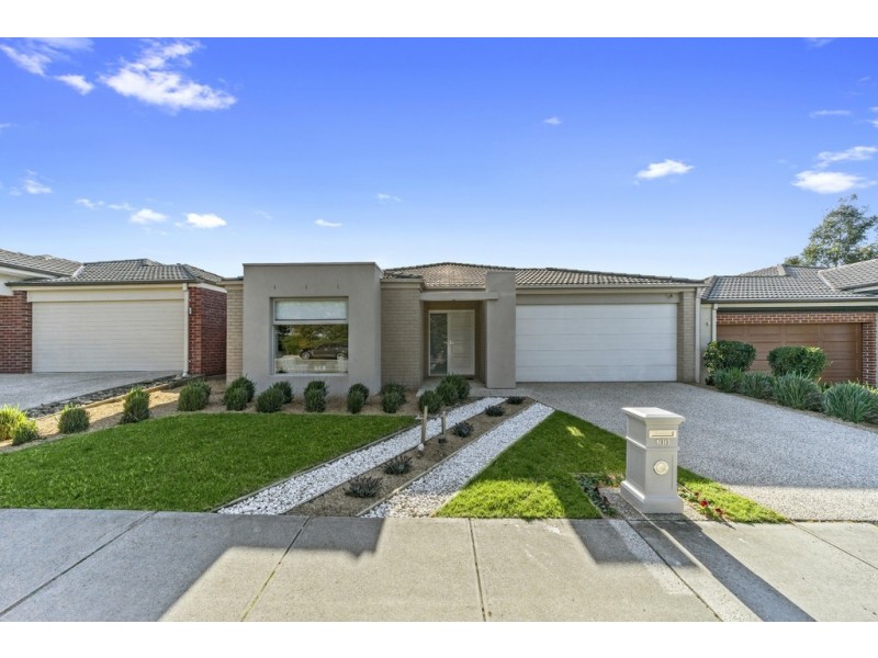 100 Alisma boulevard, Cranbourne North VIC 3977