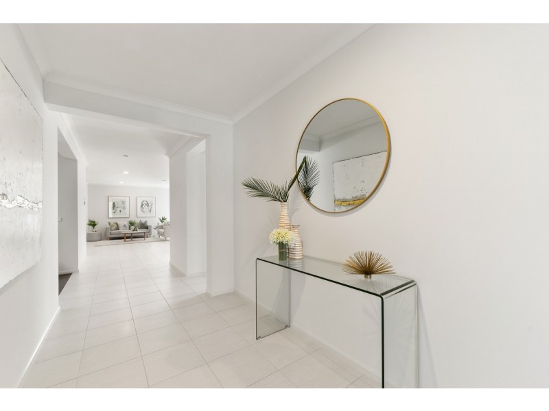 100 Alisma boulevard, Cranbourne North VIC 3977