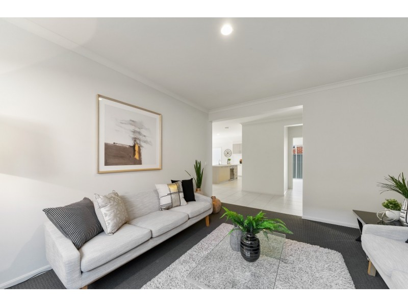 100 Alisma boulevard, Cranbourne North VIC 3977