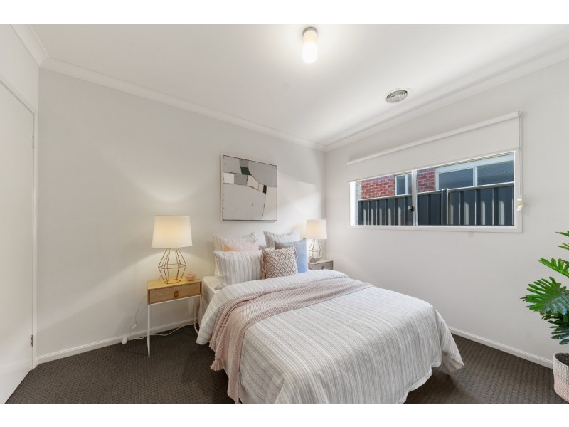 100 Alisma boulevard, Cranbourne North VIC 3977