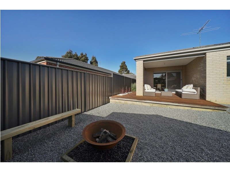 100 Alisma boulevard, Cranbourne North VIC 3977