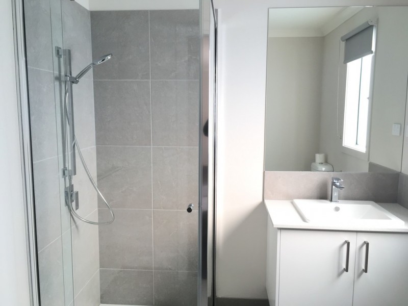 168 Thoroughbred drive, Clyde North VIC 3978