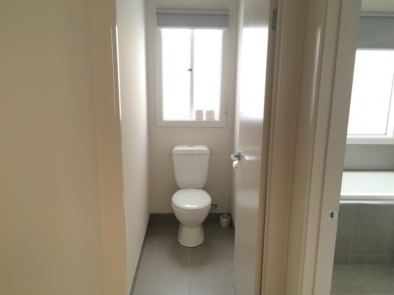 168 Thoroughbred drive, Clyde North VIC 3978