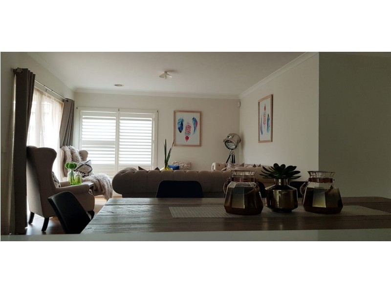 6 Abbeygate way, Cranbourne West VIC 3977