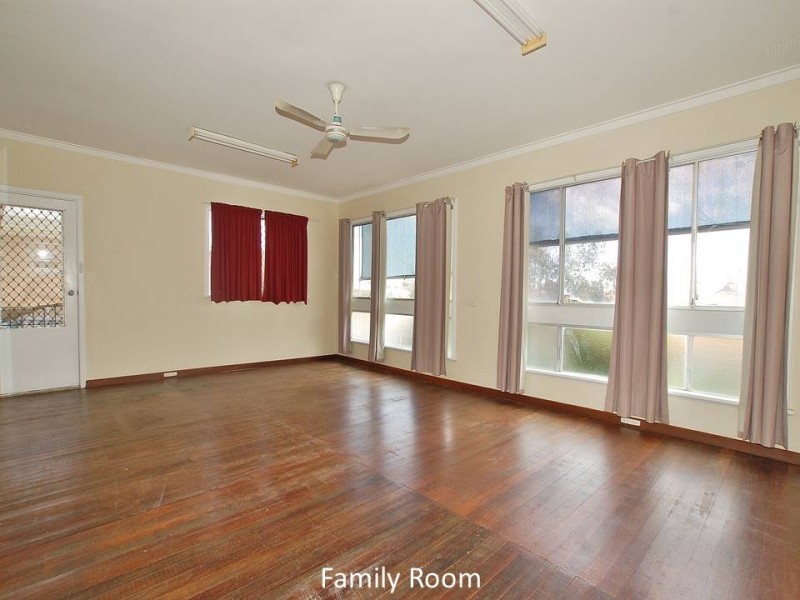 135 Hayes Avenue, Dianella WA 6059