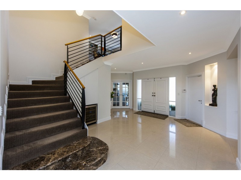 10 Muchea Gardens, Dianella WA 6059