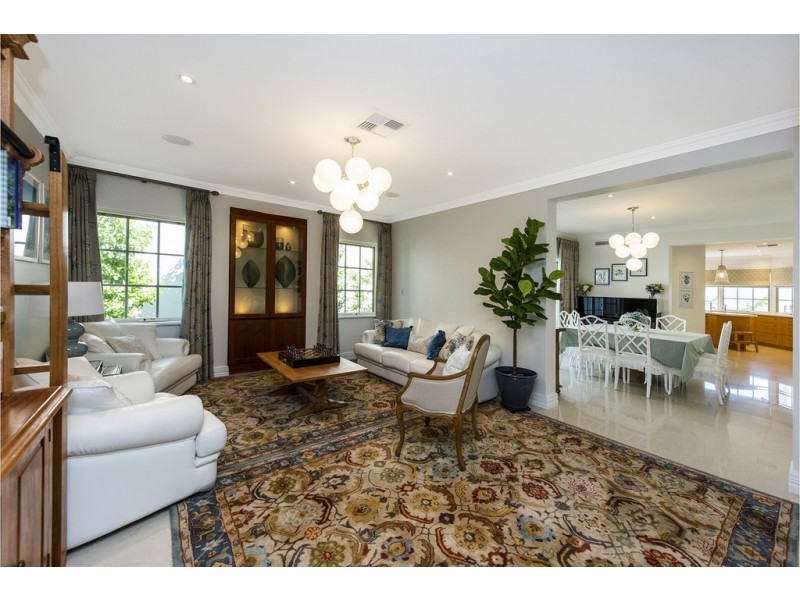 10 Muchea Gardens, Dianella WA 6059