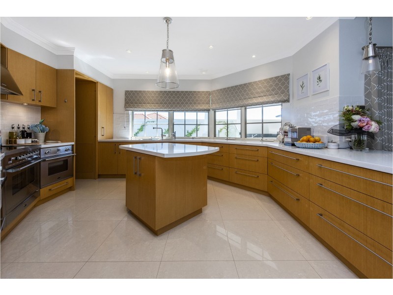 10 Muchea Gardens, Dianella WA 6059