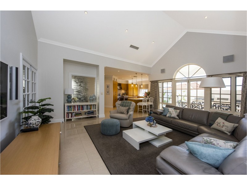 10 Muchea Gardens, Dianella WA 6059