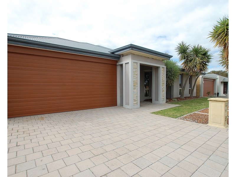 9 Convallis Vista, The Vines WA 6069
