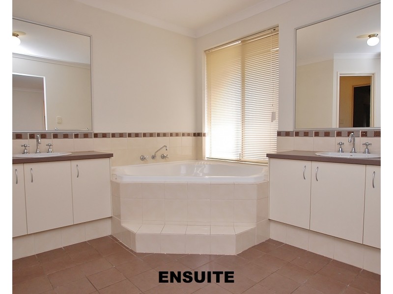 9 Convallis Vista, The Vines WA 6069