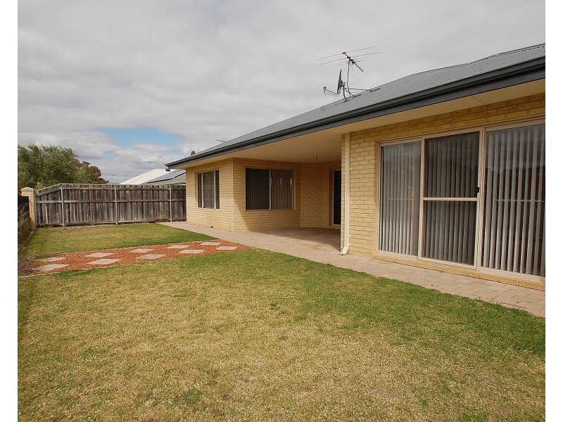 9 Convallis Vista, The Vines WA 6069