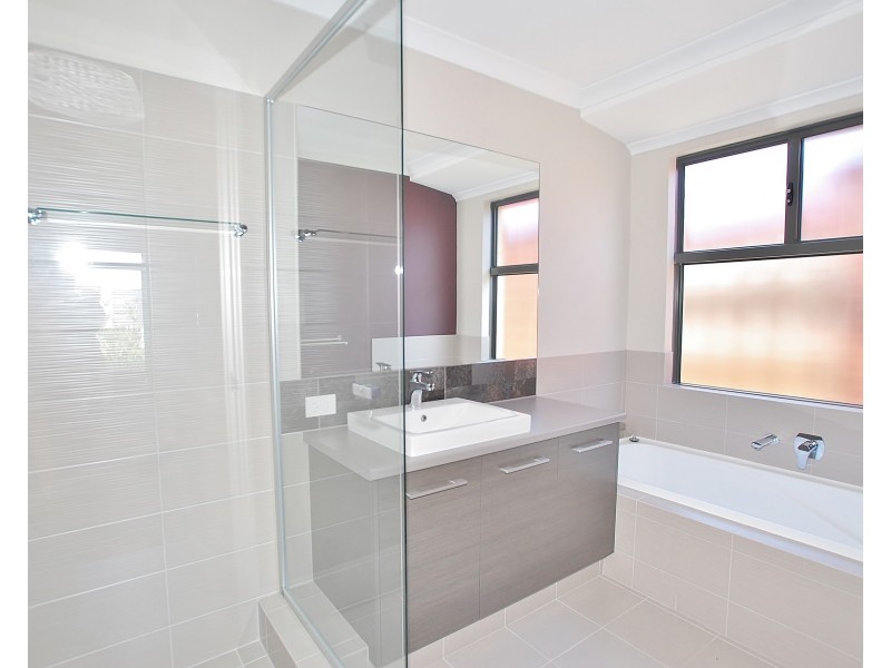 10 Slade Avenue, Ellenbrook WA 6069