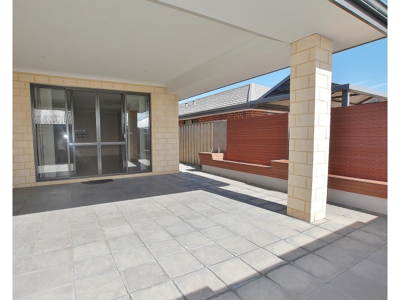 10 Slade Avenue, Ellenbrook WA 6069