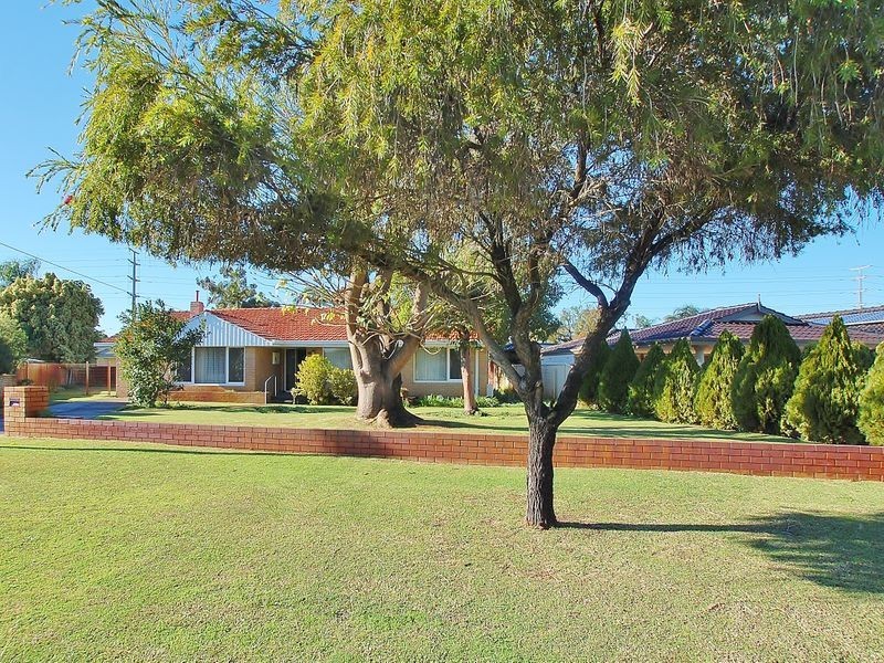 139 Howes Crescent, Dianella WA 6059