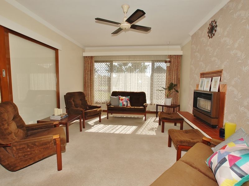 139 Howes Crescent, Dianella WA 6059