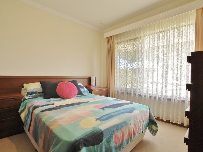 139 Howes Crescent, Dianella WA 6059