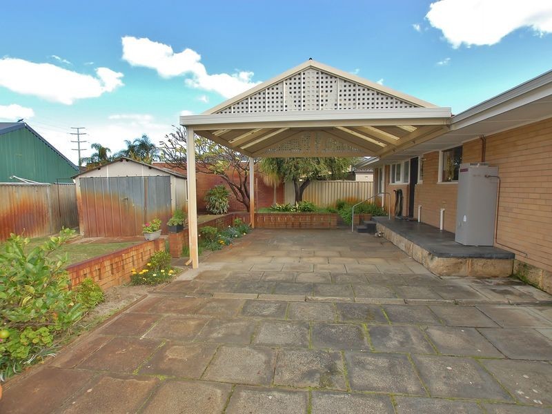 139 Howes Crescent, Dianella WA 6059